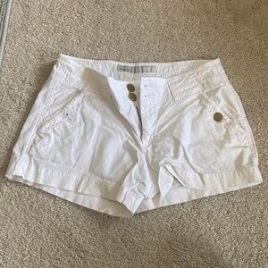 Old Navy White Jean Shorts. Size 4 Mid rise.